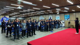 Keski- ja ylemmillä johtajilla on viestintäkoulutus Rhinossa