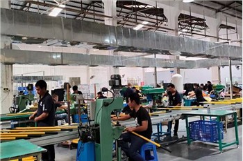 Sarvikuono lisää laitteita tuotantohuippujen selviytymiseen