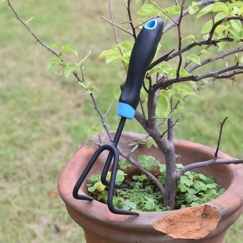 Hiiliteräksinen käsikultivaattori