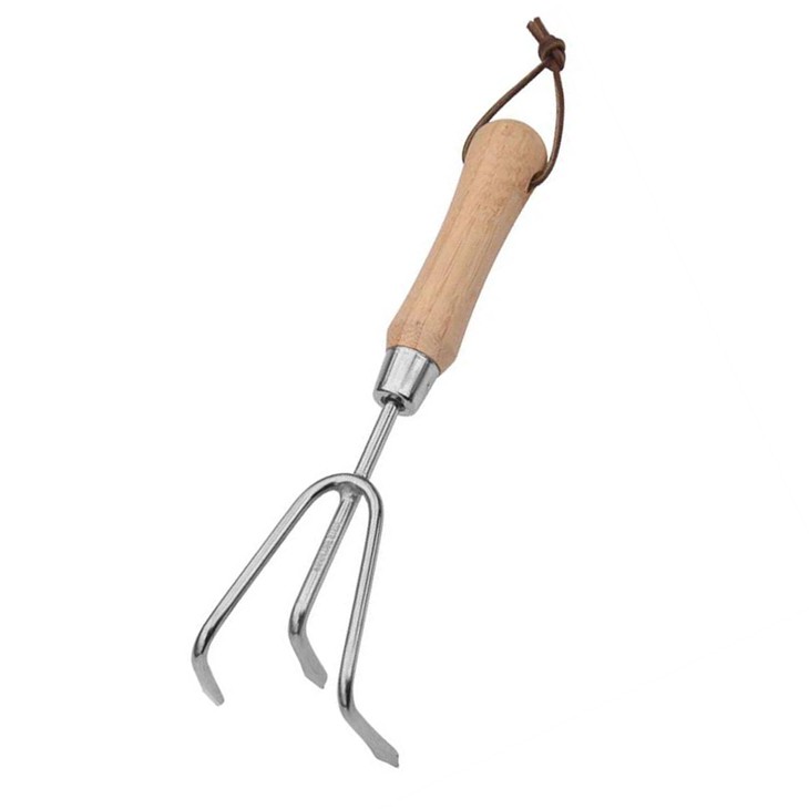 Kolmipiikkinen käsikultivaattori